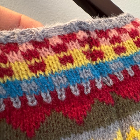 Colorful Patterned Sweater Size XL - Picture 6 of 9